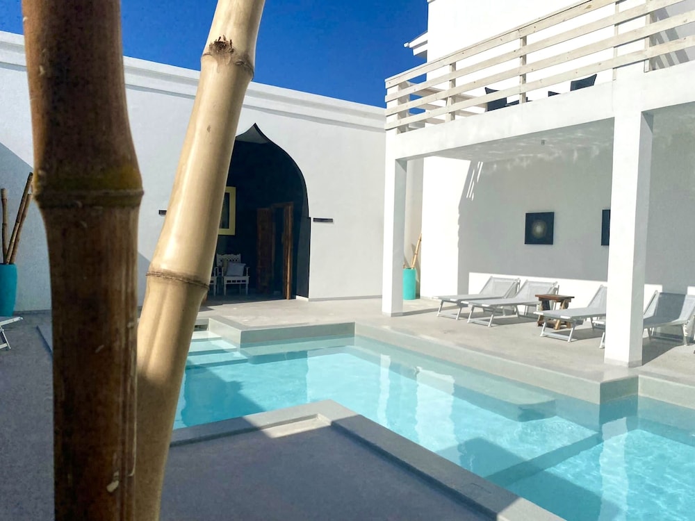 44482872-5df1-447e-a466-d6b12946eec0